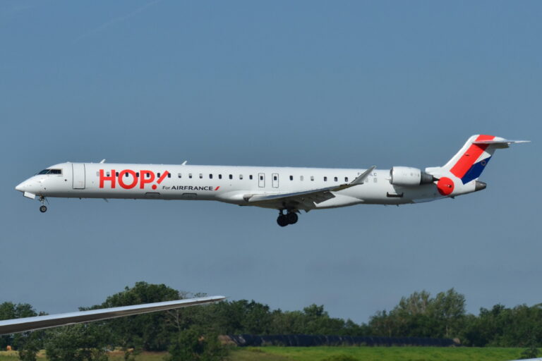 Bombardier CRJ 1000 Charter - Rent Hourly Rate