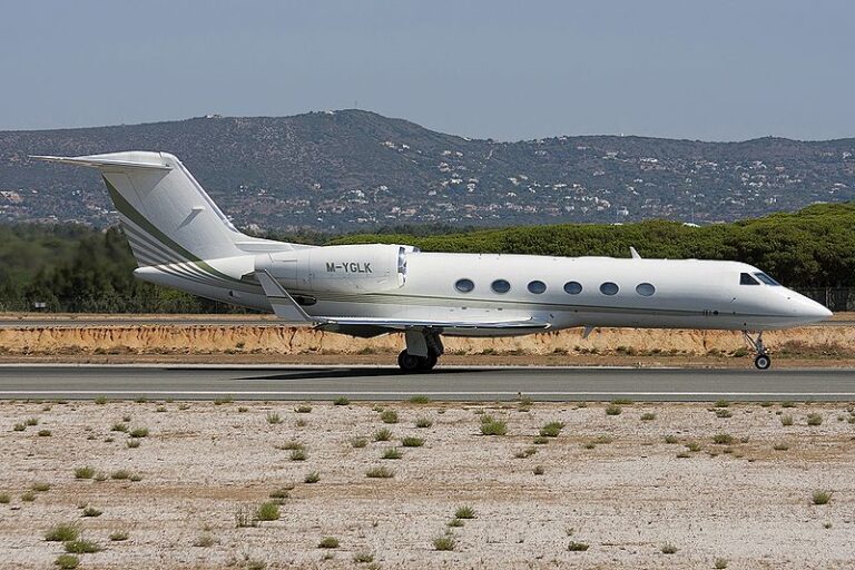 Gulfstream G450 Private Jet Charter - Rent Hourly Cost. Centurion Jets.