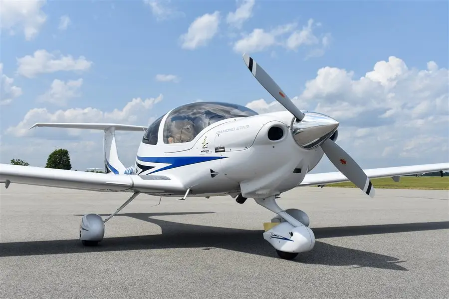Diamond DA40 Private Jet Charter - Rent Hourly Cost. Centurion Jets.