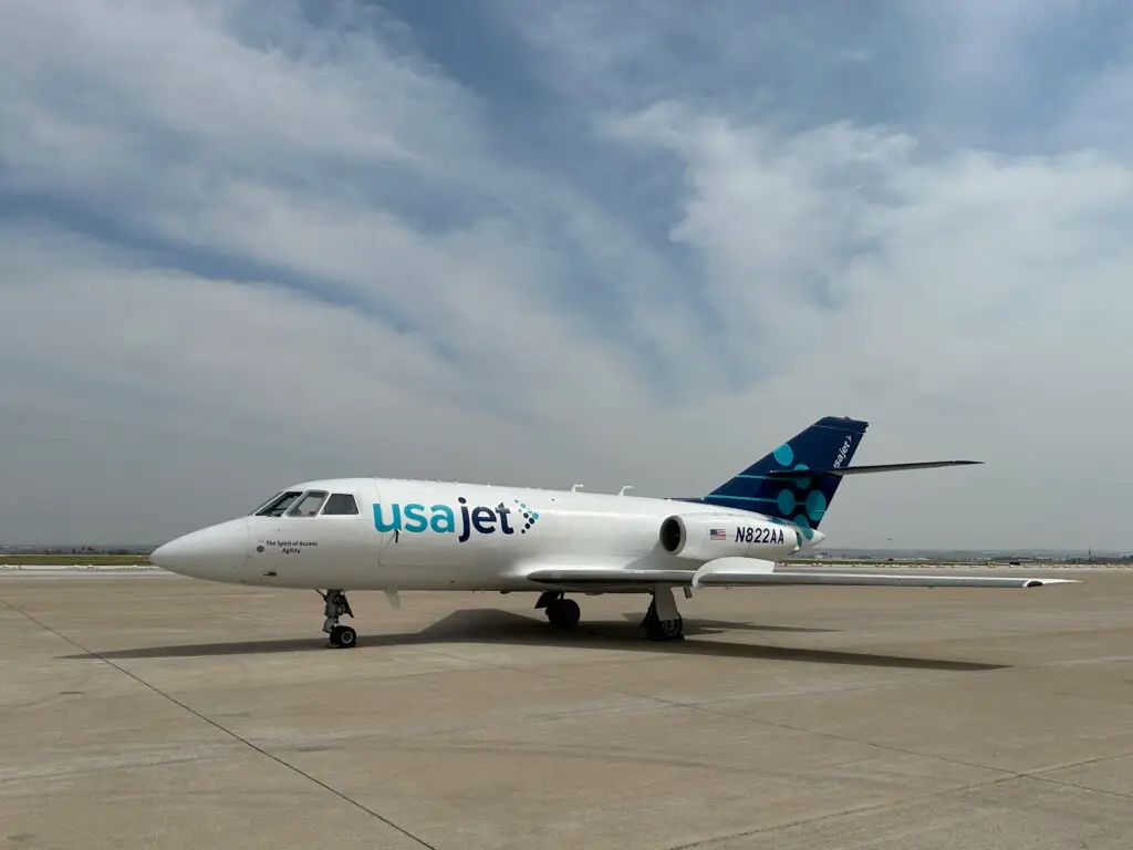 Falcon 20E Private Jet Charter - Rent Hourly Cost. Centurion Jets.